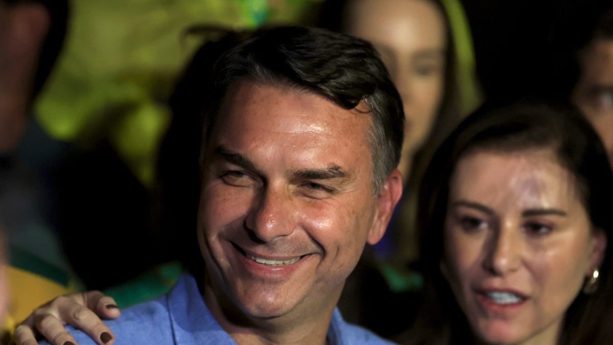 Pl define estratégia de Flávio Bolsonaro para o segundo turno das eleições