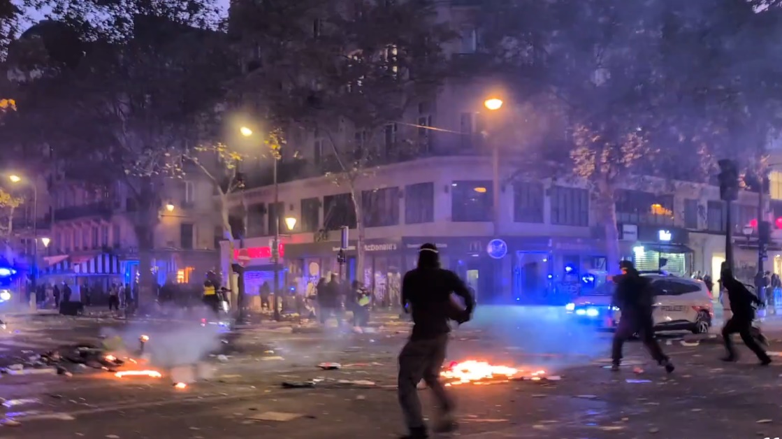 Onda de protestos agita a França com população e estudantes unidos contra o custo de vida