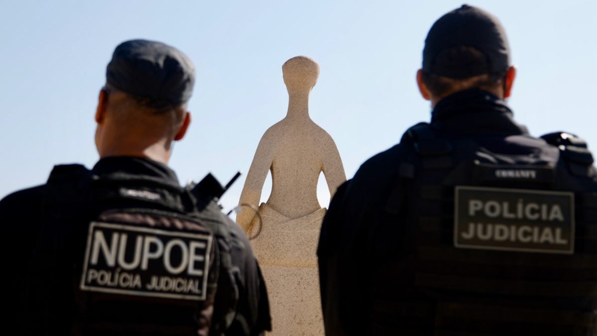 Homem que se dizia “imperador” é retirado do STF pela Polícia Judicial