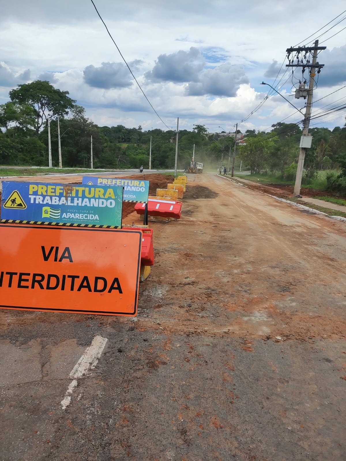 Aparecida de Goiânia: Cratera em avenida é reparada em um dia após chuvas